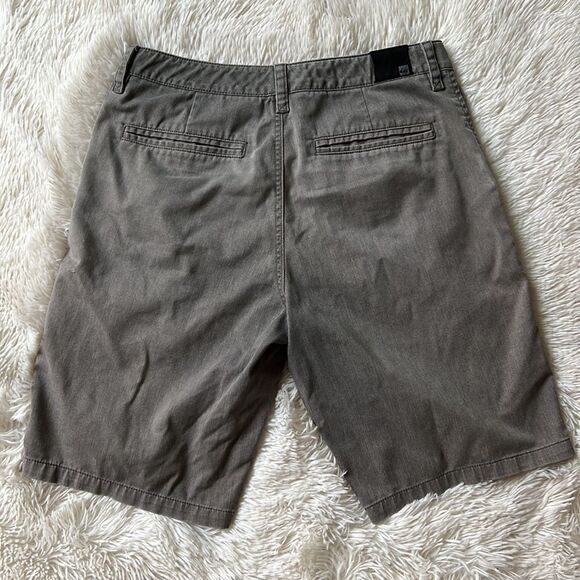 Quiksilver Gray Flat Front Chino Shorts Size 30 - Picture 2 of 4
